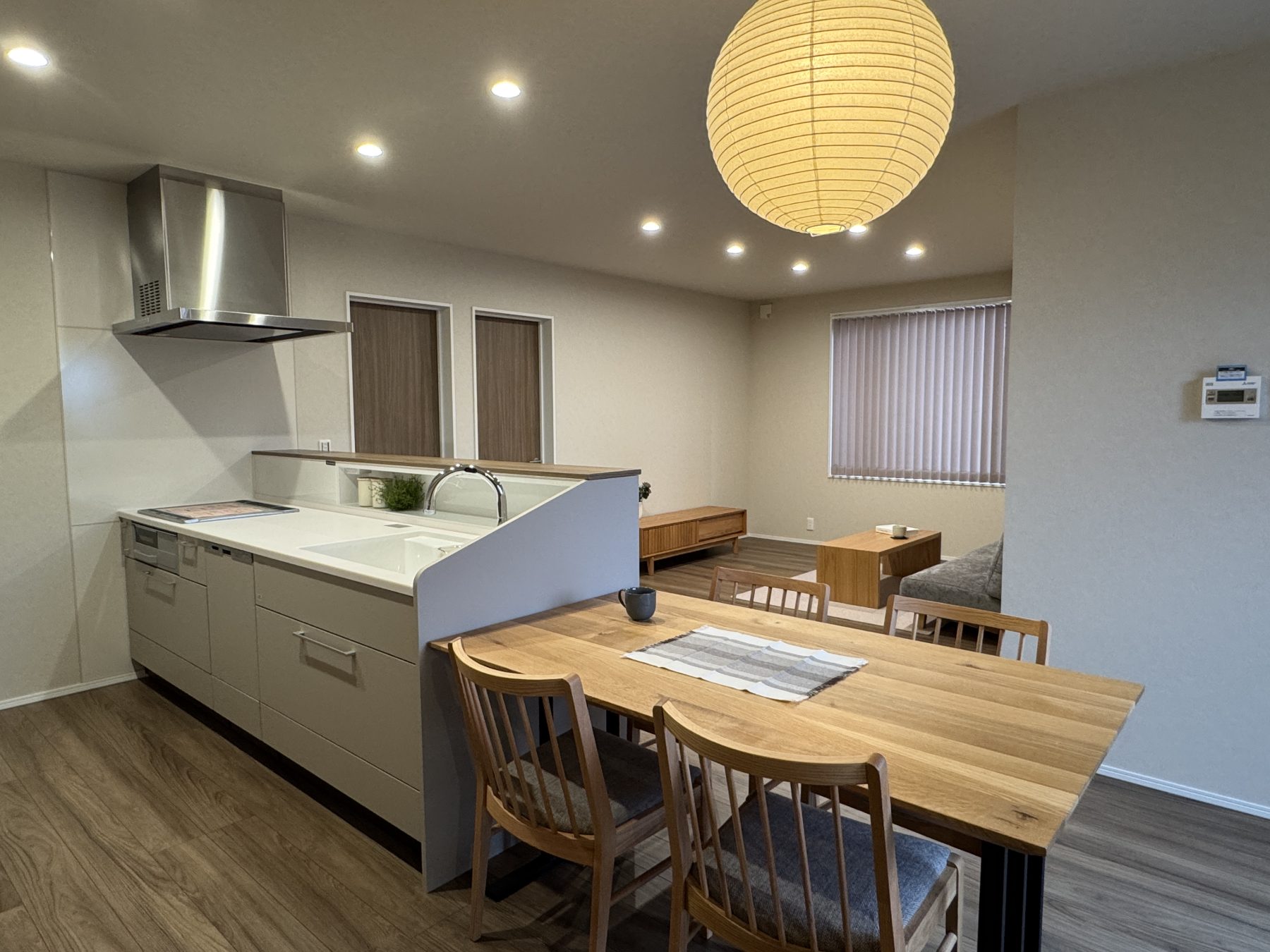 【平屋】 中央のLDKから各部屋へ、スムーズで効率的な動線の間取り