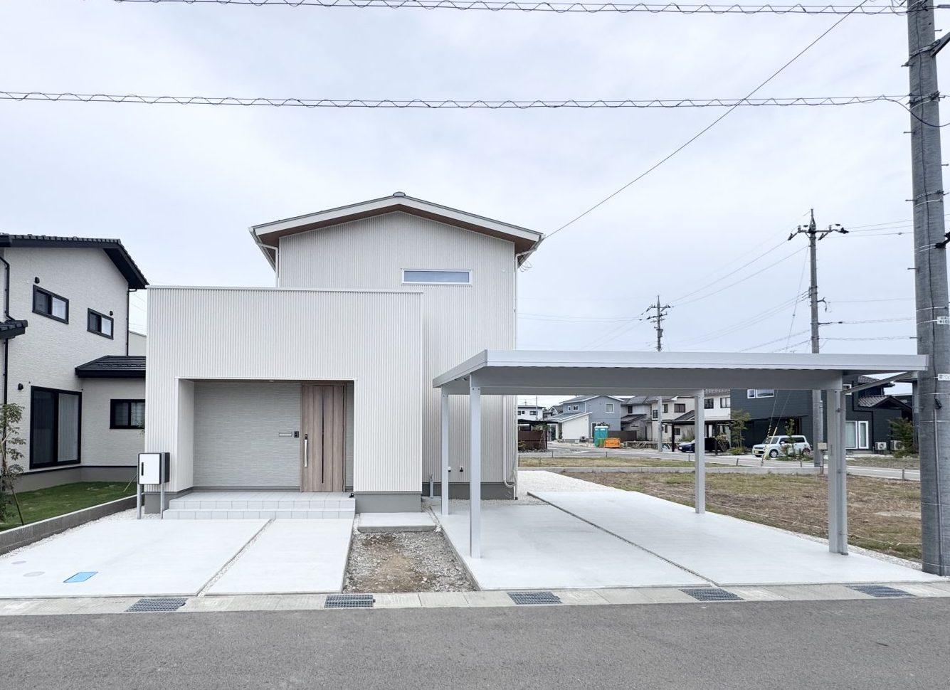 \8月までの限定公開/ ENISIE BASE01 富山市中冨居新町７号地
